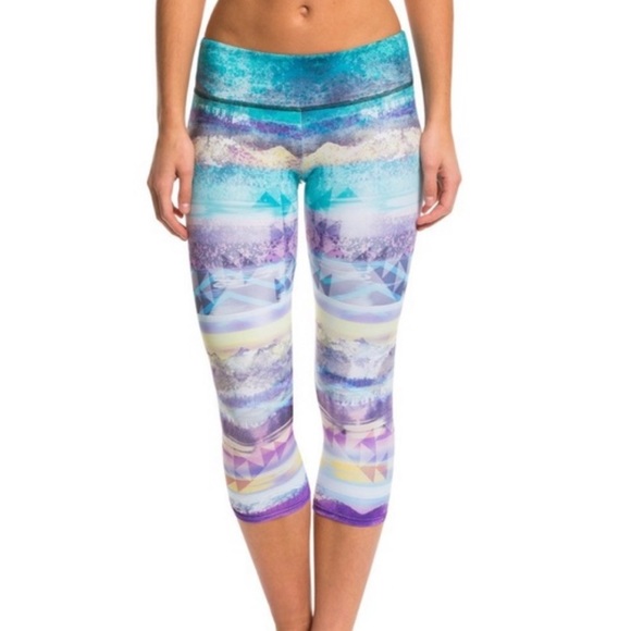 Onzie Limited edition size S/M Preowned activewear leggings Capri - Picture 6 of 6